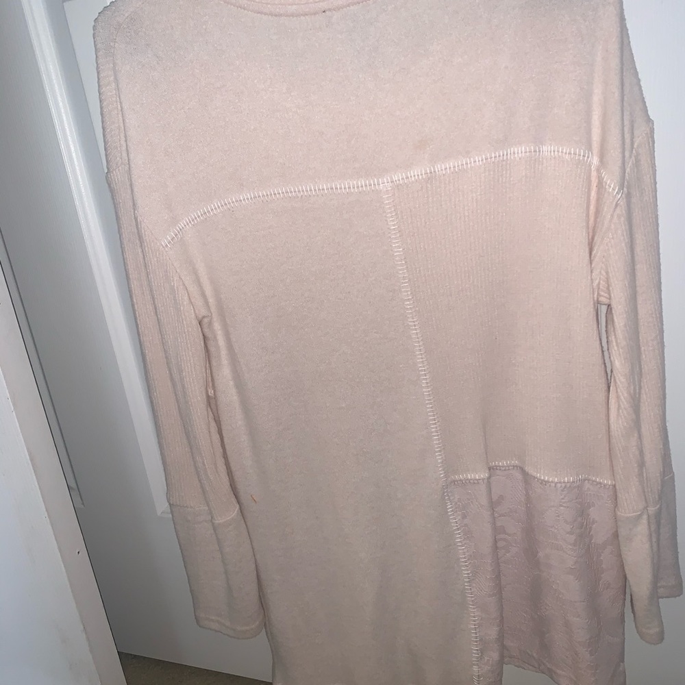 Light Sweater - Picture 3 of 5